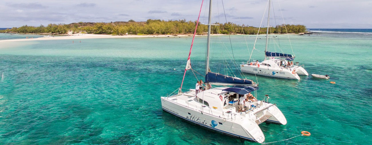 Catamaran Gabriel Island